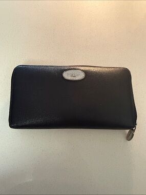 Furla Black Leather Zip Wallet with Silver Logo